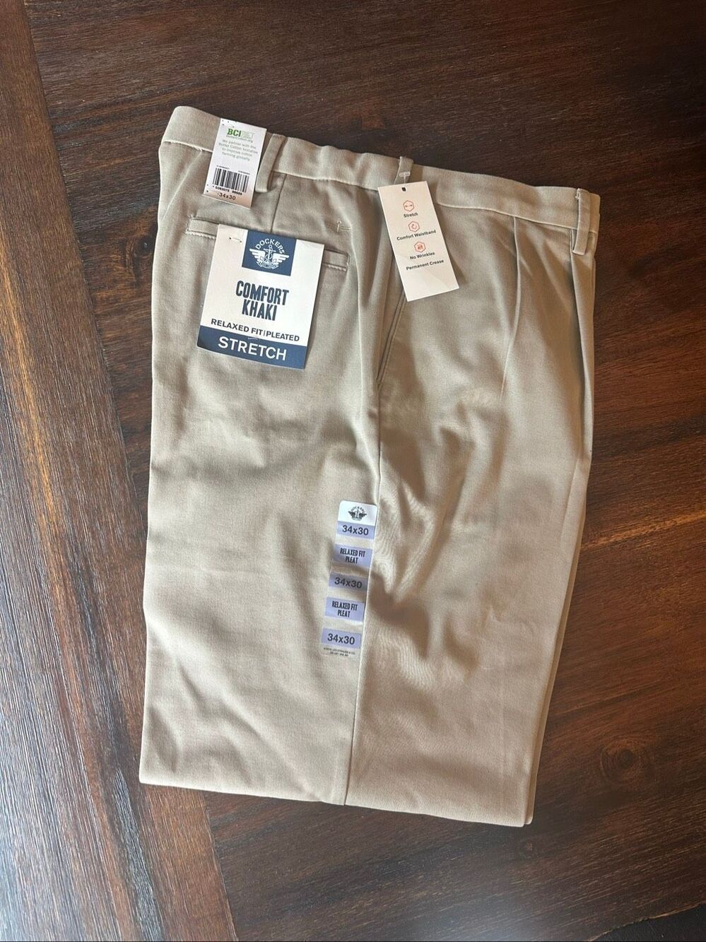 Men’s Dockers khakis